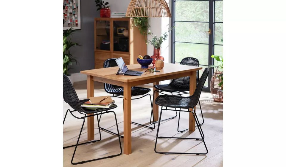 Habitat Ashdon Solid Pine 4 Seat Dining Table - Oak Stain