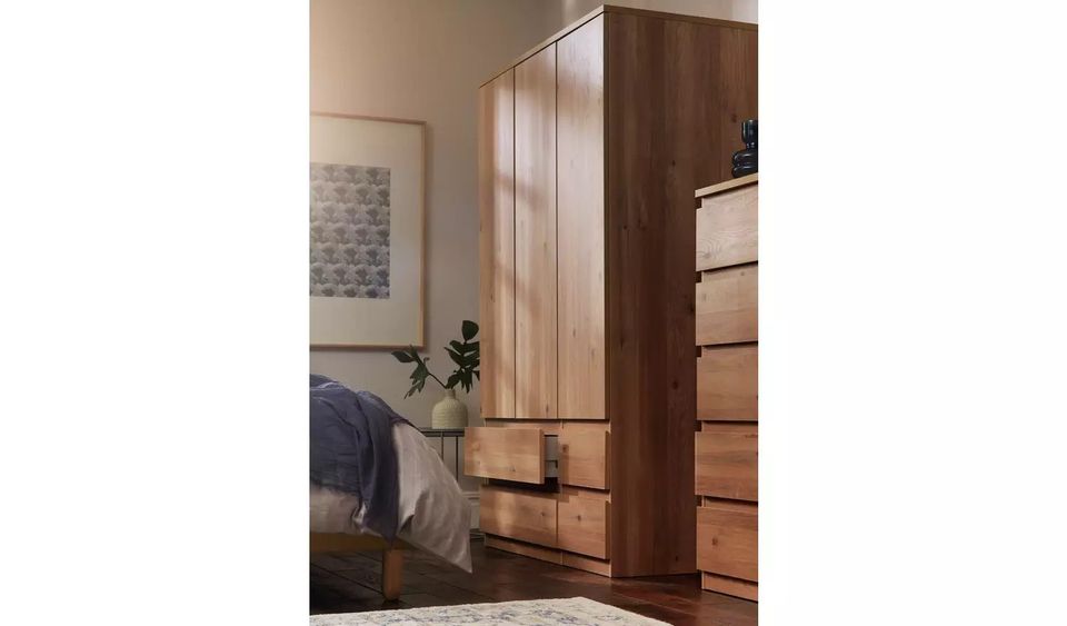 Jenson 3 Door 4 Drawer Wardrobe - Oak Effect