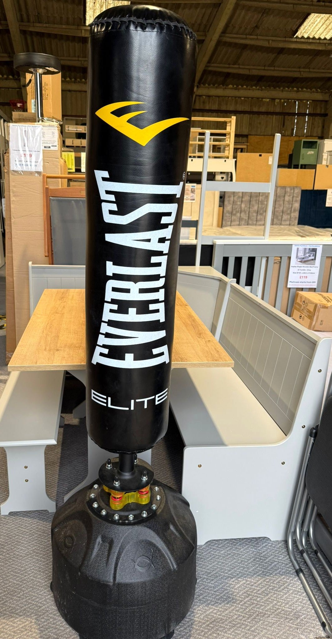 Everlast Elite Freestanding Punchbag