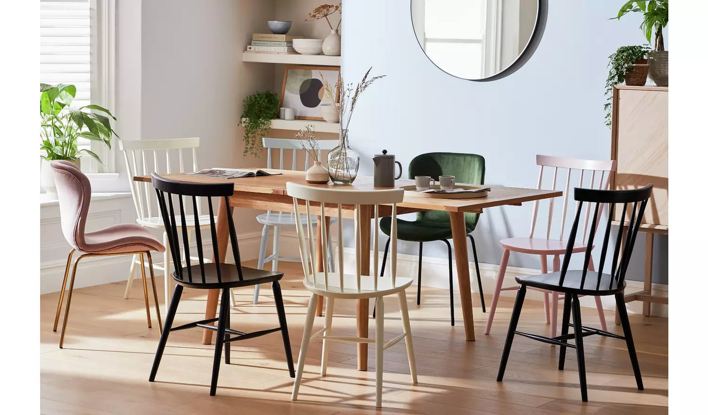 Habitat Lincoln Oak Veneer  4 - 8 Seater Dining Table