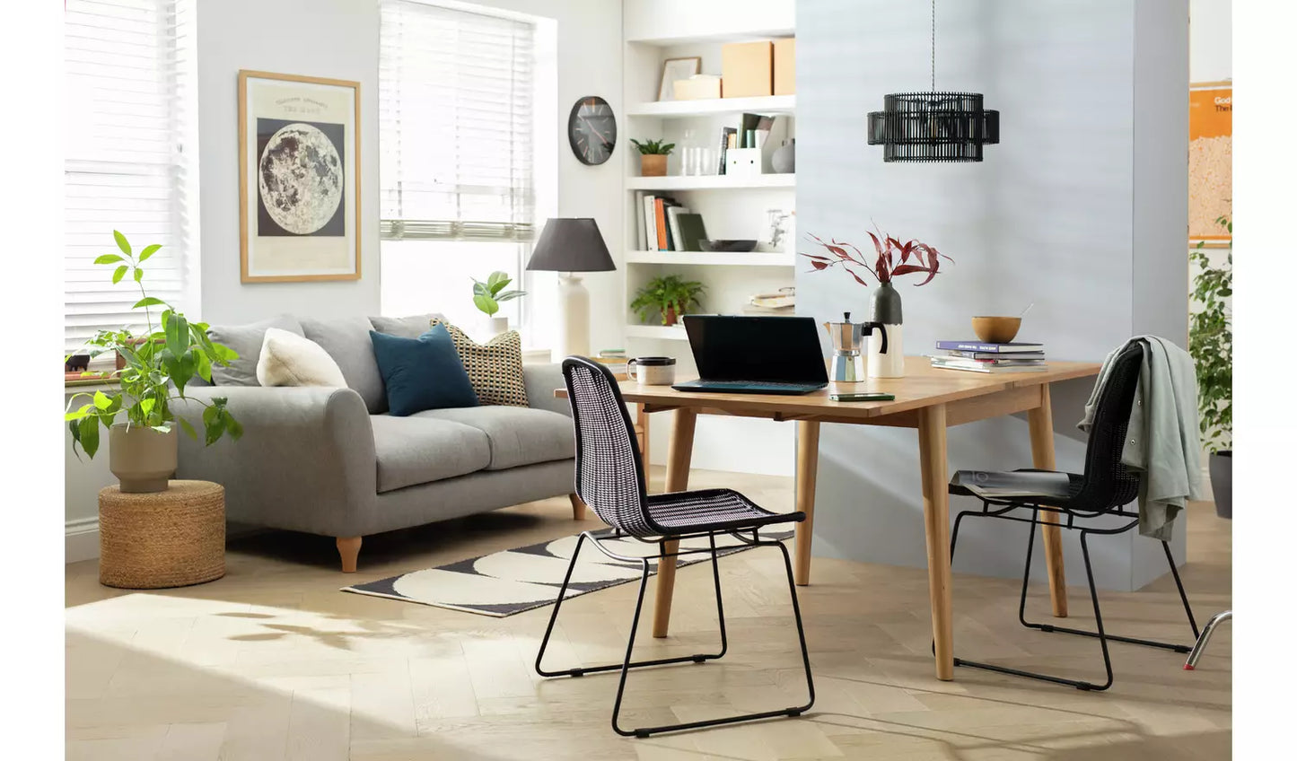 Habitat Lincoln Oak Veneer  4 - 8 Seater Dining Table