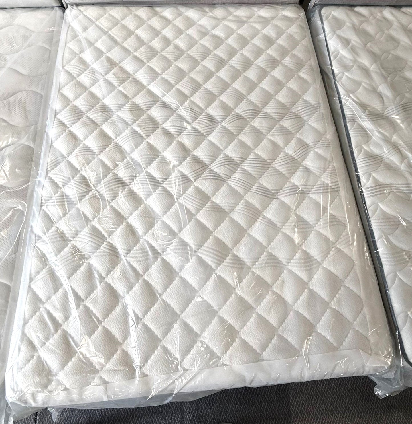 Aeron 2000 Pocket Encapsulated Mattress - Firm