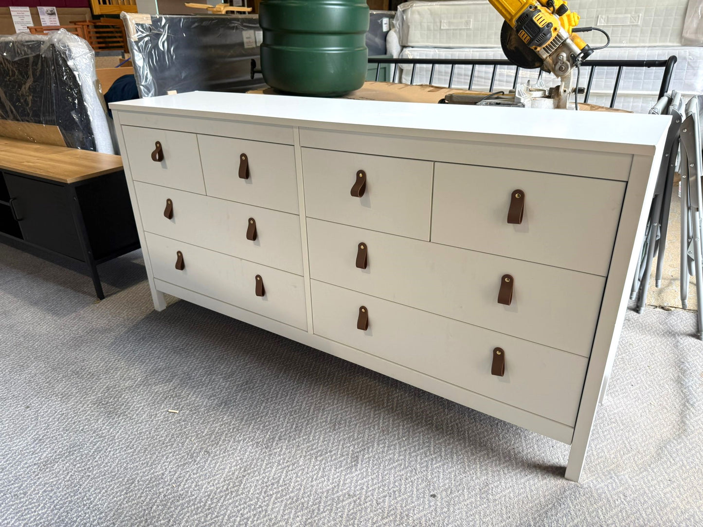 Assembled Tvilum Madrid 8 Drawer Chest - White (damage)