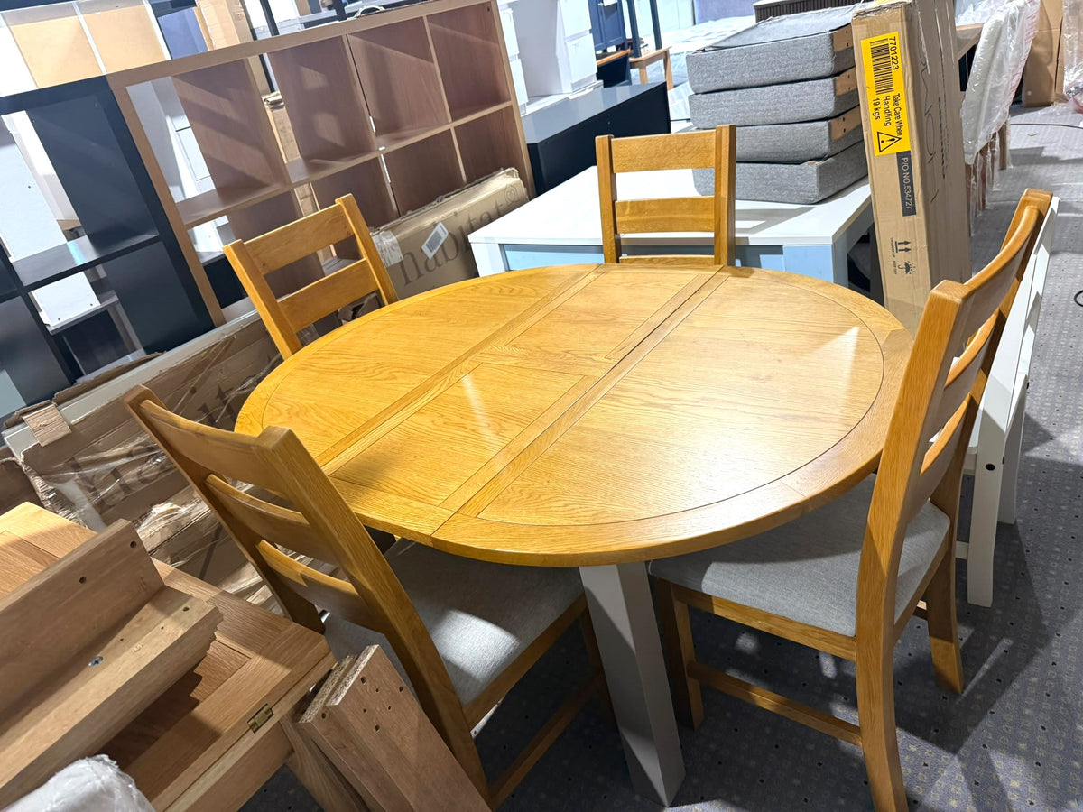Assembled Ashwell Extending Oak Dining Table & 4 Oak Chairs