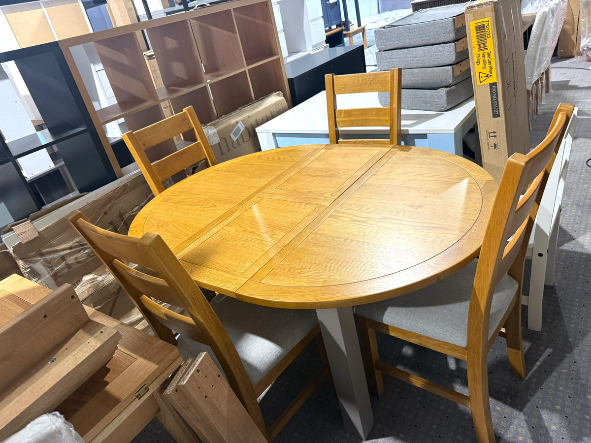 Assembled Ashwell Extending Oak Dining Table & 4 Oak Chairs